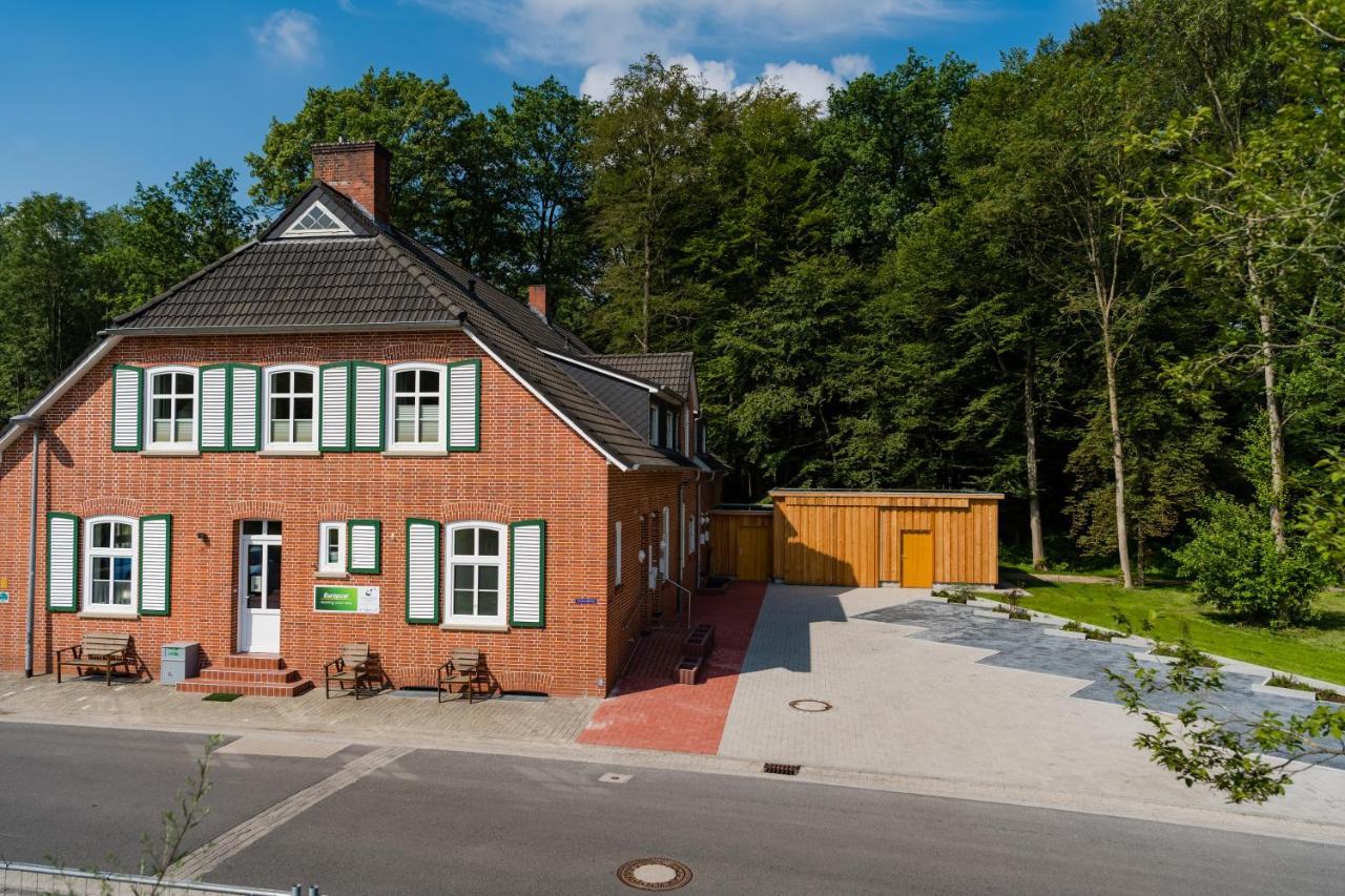 Ferienwohnungen Am Waldzoopark Леер Экстерьер фото